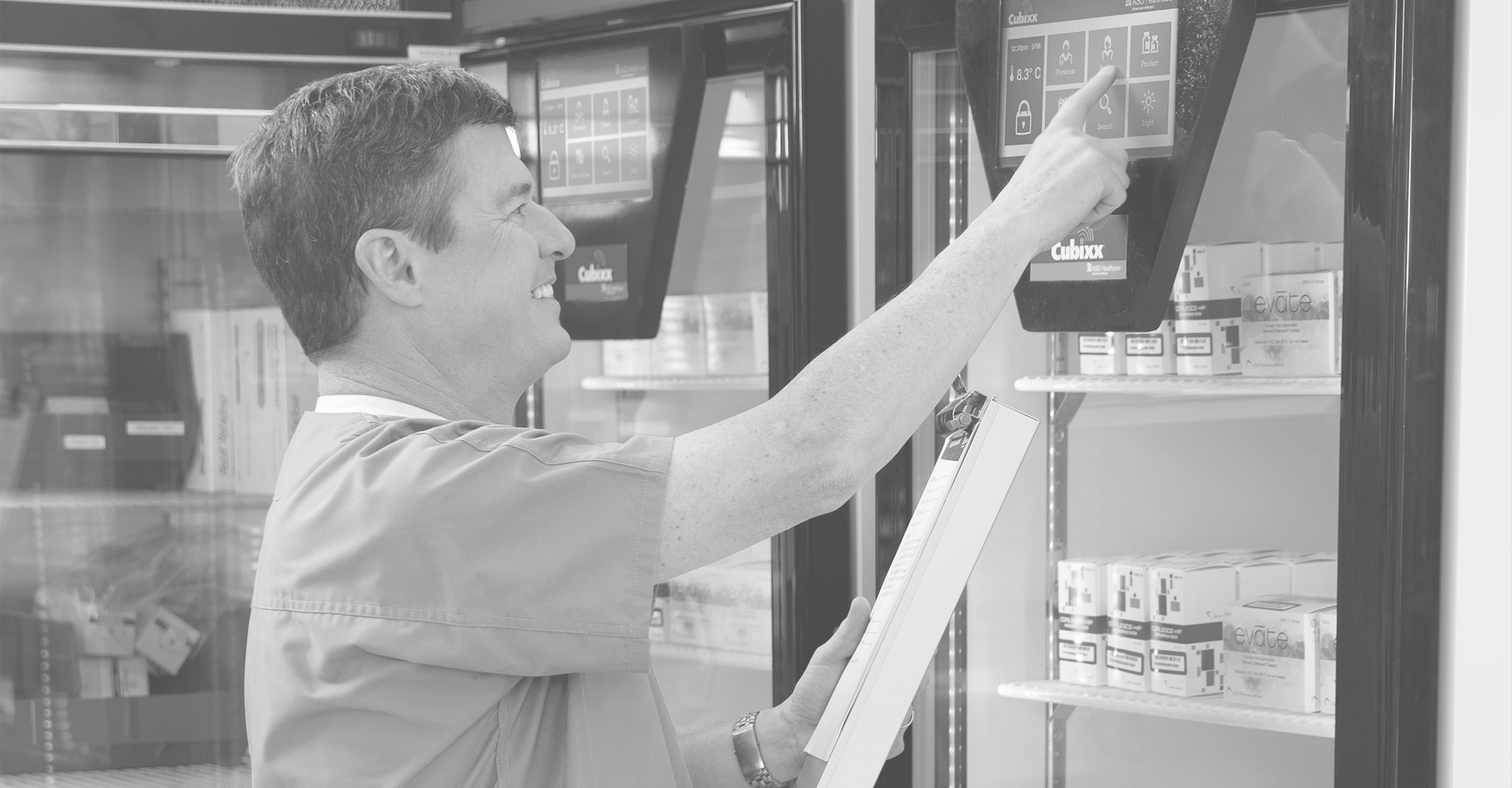 Cubixx Container and pharmacy staff